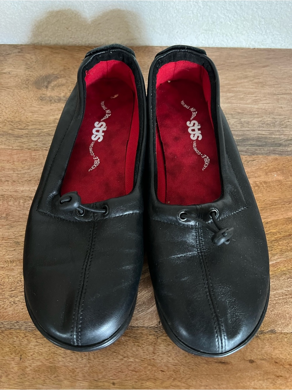 SAS Funk Shoes Womens Size 6 Black Leather Adjustable Elastic Toggle Slip On